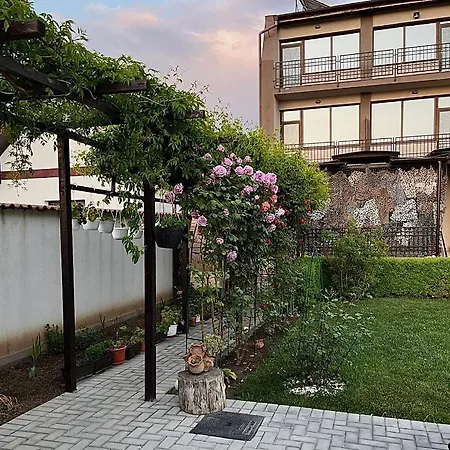 Гостевой дом Pensiunea Dea House 3*