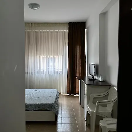 Pensiunea Dea House Гостевой дом