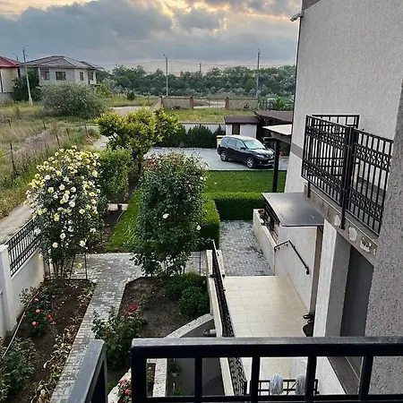 Pensiunea Dea House *